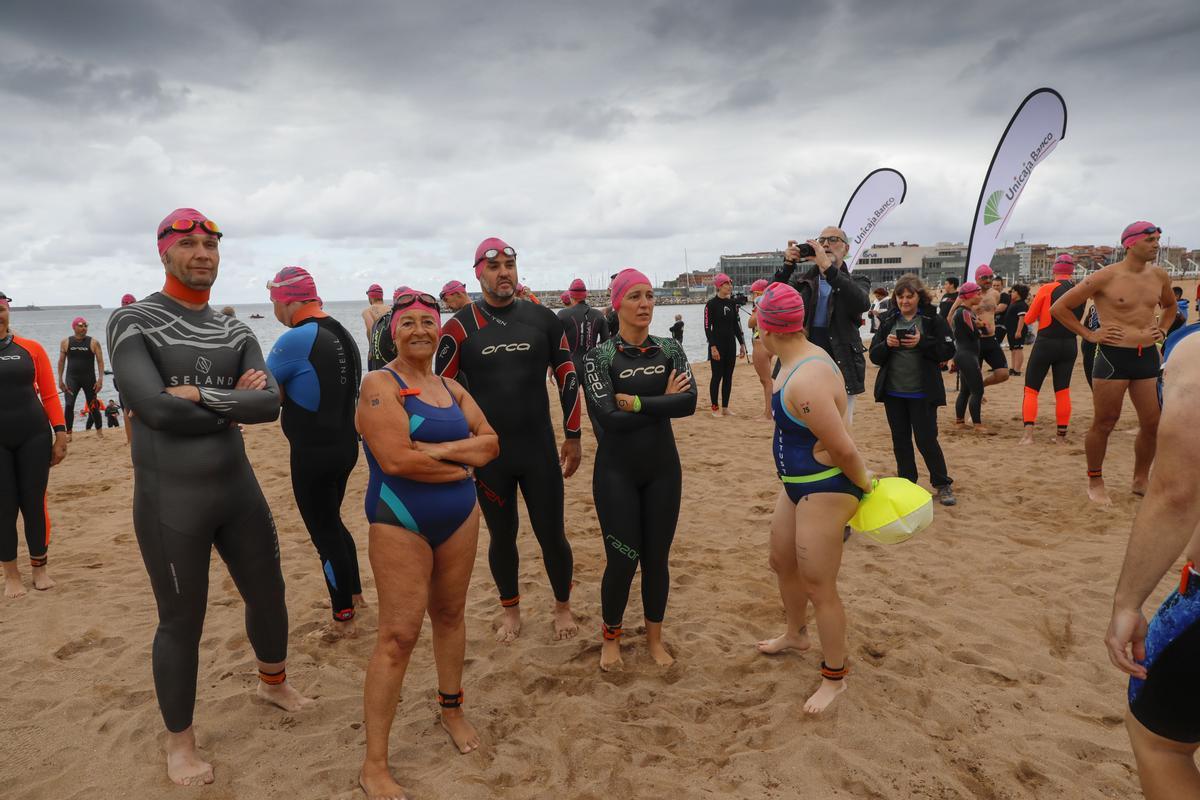 En imágenes: Travesía a nado por el día de San Pedro en Gijón En imágenes: Travesía a nado por el día de San Pedro en Gijón