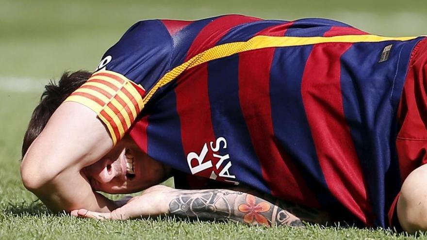 Suárez recupera l&#039;olfacte golejador en el partit que Messi es lesiona