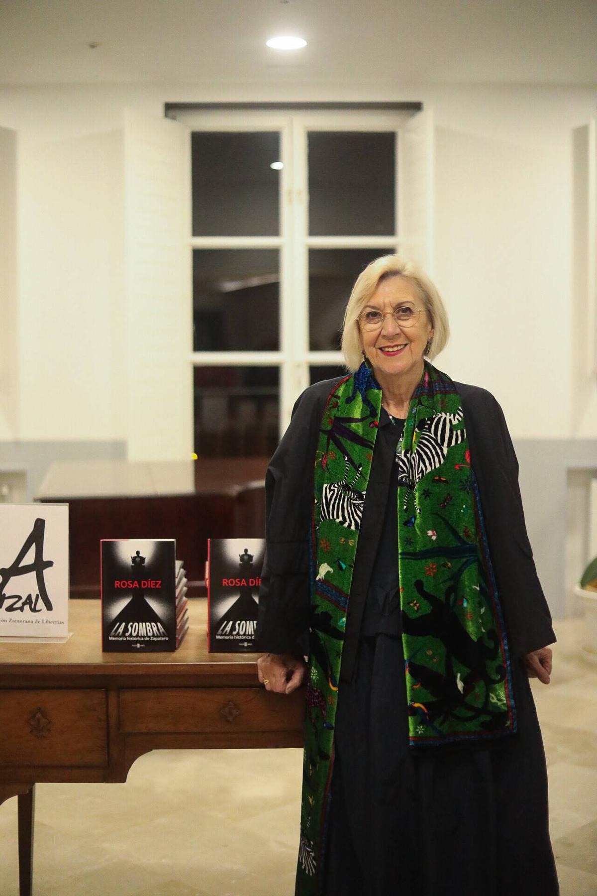 Rosa Díez, con su nuevo libro.