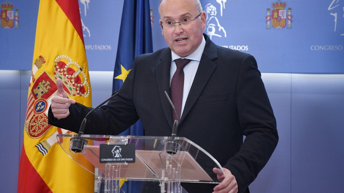 El portavoz del PP en el Congreso, Miguel Tellado, en una rueda de prensa