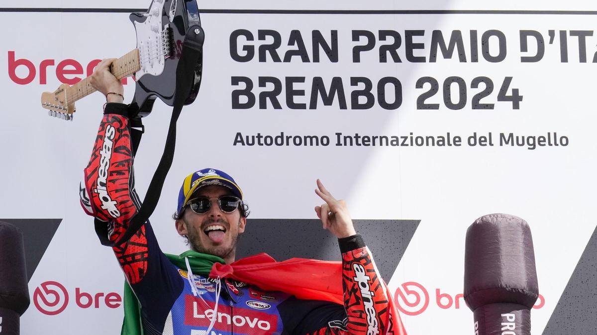 Francesco Bagnaia celebra su victoria en Mugello.