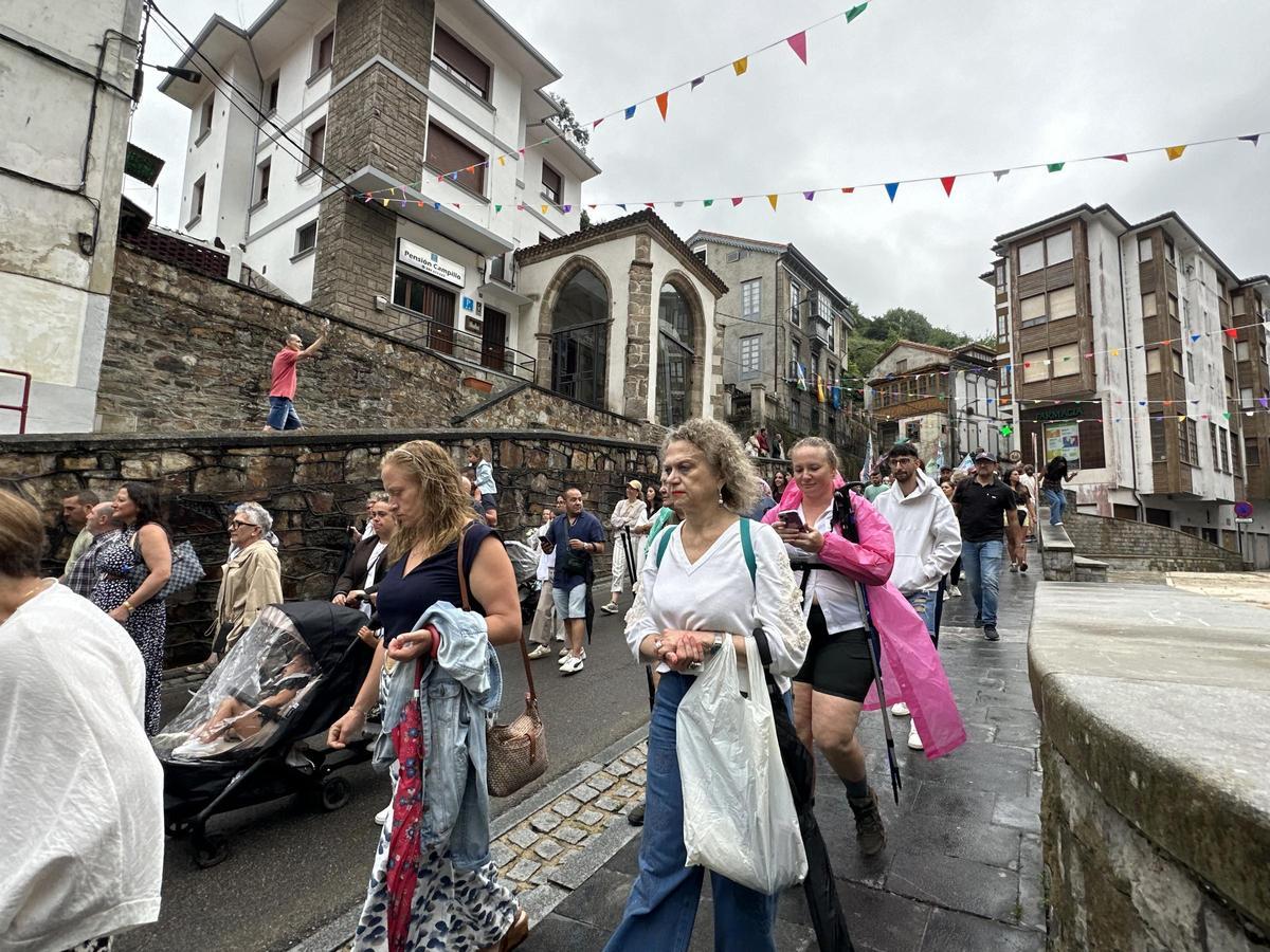 En imágenes: Cudillero da la bienvenida a las fiestas de San Pedro y San Pablo