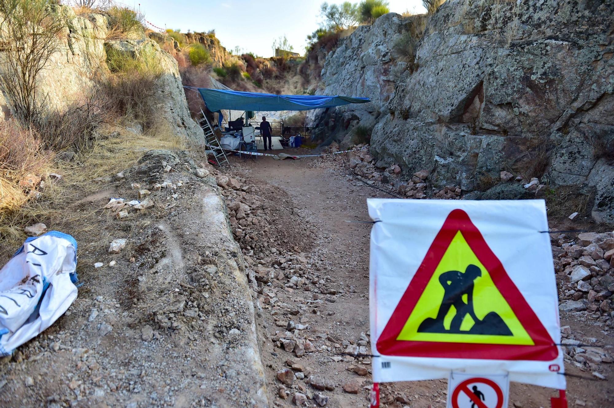 Fotogalería | Así se desarrollan los trabajos de exhumación en la mina La Paloma de Zarza la Mayor