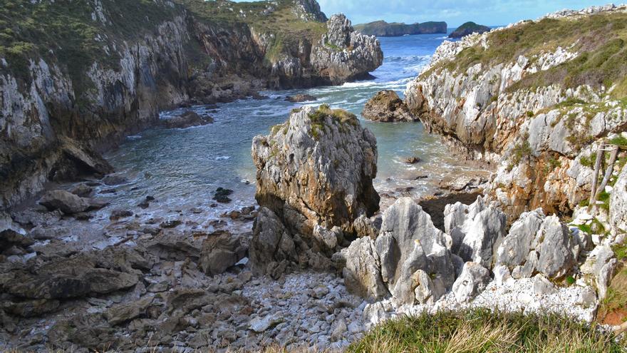 Susto en la playa arenal de San Martín, Llanes: un hombre de 46 años es rescatado tras sufrir &quot;problemas en el agua&quot;