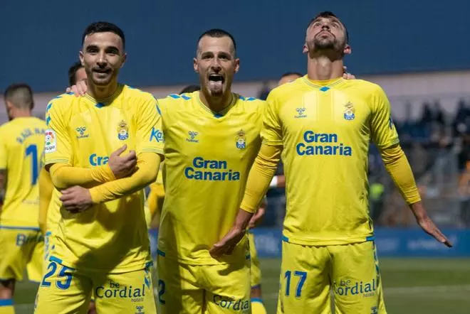El club amarillo expedienta a Óscar Clemente y a Rober