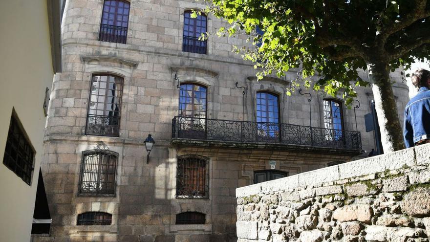 Fachada principal de la casa Cornide. | Carlos Pardellas