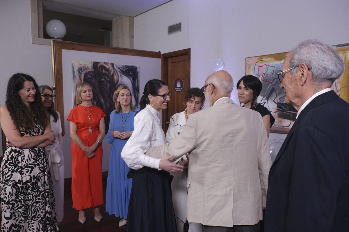 Susi Gesto, Ricardo Gurriarán e Camilo Nogueira xunto á alcaldesa e a reitora da USC, Rosa Crujeiras.Susi Gesto, Ricardo Gurriarán e Camilo Nogueira xunto á alcaldesa e a reitora da USC, Rosa Crujeiras