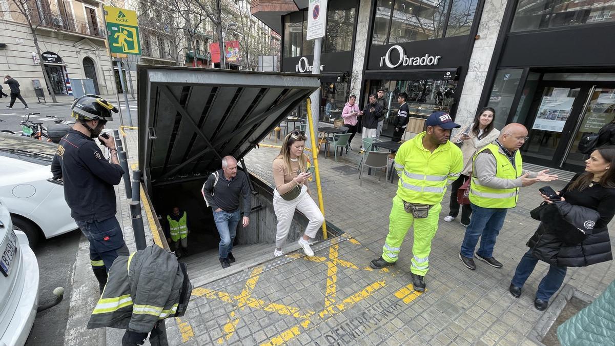 Evacuados 111 pasajeros de un AVE averiado en Barcelona-Sants