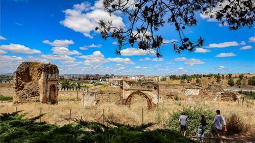 El ayuntamiento quiere que la Junta rehabilite las ermitas de la alcazaba de Badajoz