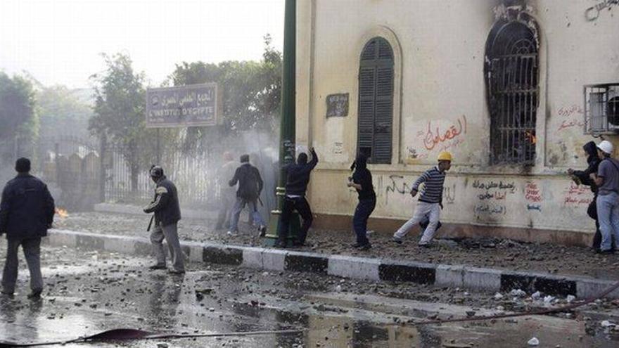 El Ejército irrumpe en Tahrir para expulsar a manifestantes