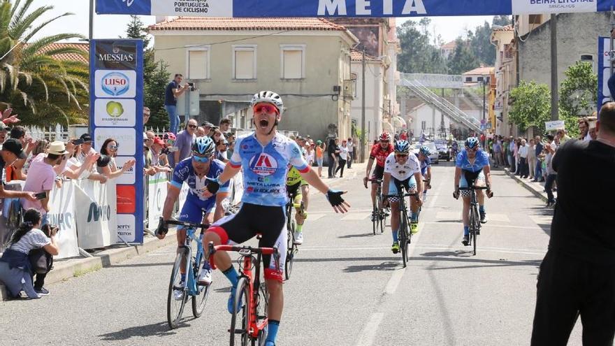 El ciclista cántabro Chava Angulo. // FdV