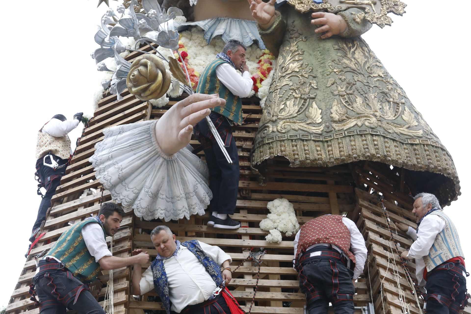 Búscate en el primer día de Ofrenda por la calle Quart (entre las 15.30 y las 17.00 horas)