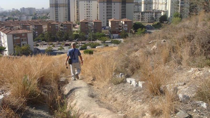 Uno de los muchos caminos del parque periurbano.