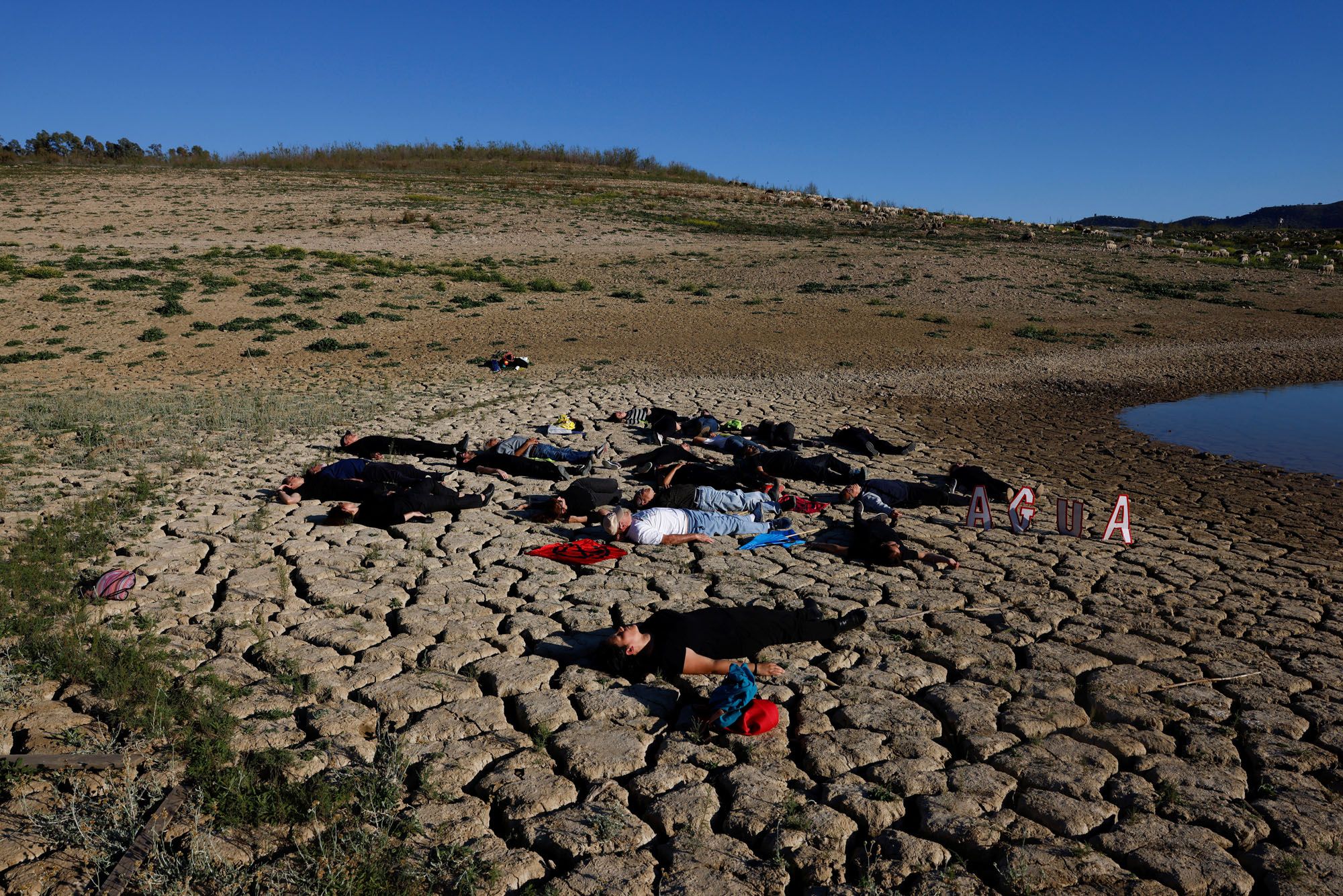 Día Mundial del Agua | Protesta de Greenpeace en el pantano de La Viñuela