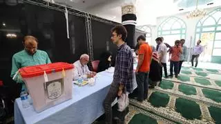 Irán vota en una segunda vuelta presidencial marcada por la abstención