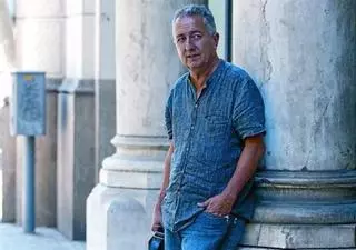 Garriga Vela regresa con sus relatos a la calle de Muntaner