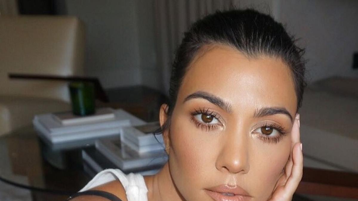 Los cosméticos favoritos de Kourtney Kardashian para mantener la piel del rostro hidratada
