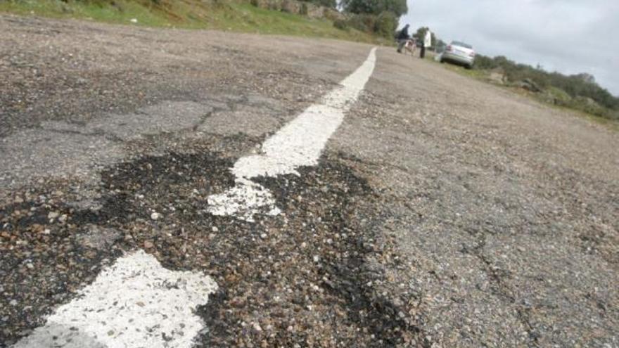 Carretera que enlaza Fariza y Badilla con Cozcurrita, incluida en la lista de mejoras.