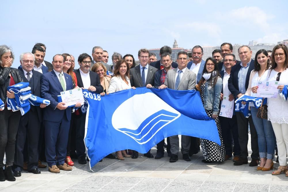 Alberto Núñez Feijóo y Beatriz Mato presiden el acto de entrega de Banderas Azules 2018