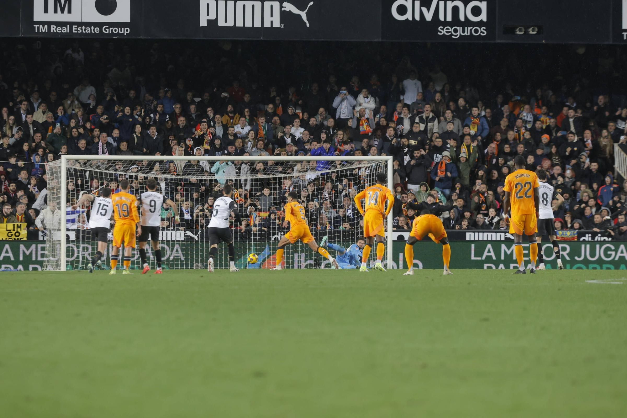 Las mejores fotos del partido entre el Valencia y el Real Madrid