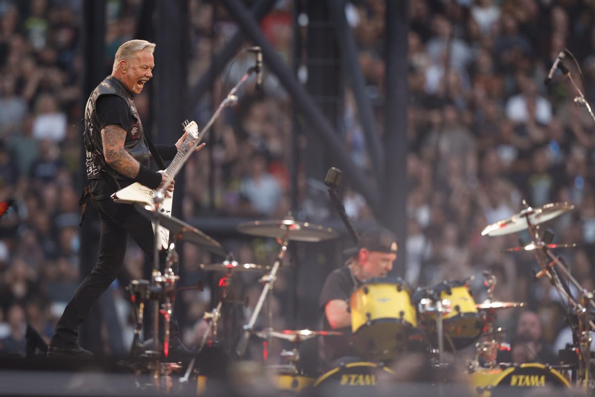 Metallica, durante su actuación anoche en el estadio Metropolitano de Madrid