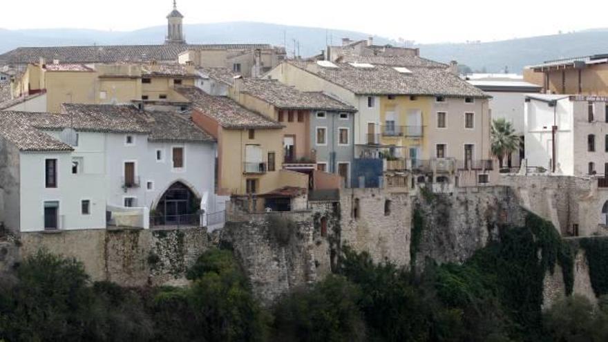 La muralla norte que va a ser restaurada, en el barrio de la Vila de Ontinyent.