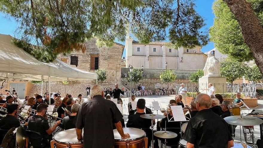 Las bandas Los Silos de Burjassot y Santa Cecilia de Sedaví celebran un concierto de intercambio