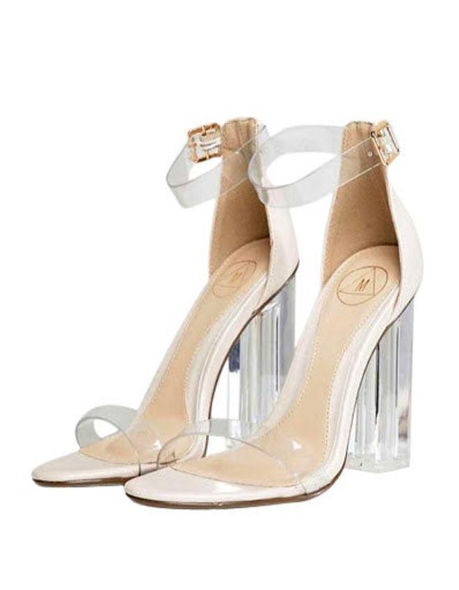 Sandalias con tacón de metacrilato de Missguided (Precio: 40, 99 euros)