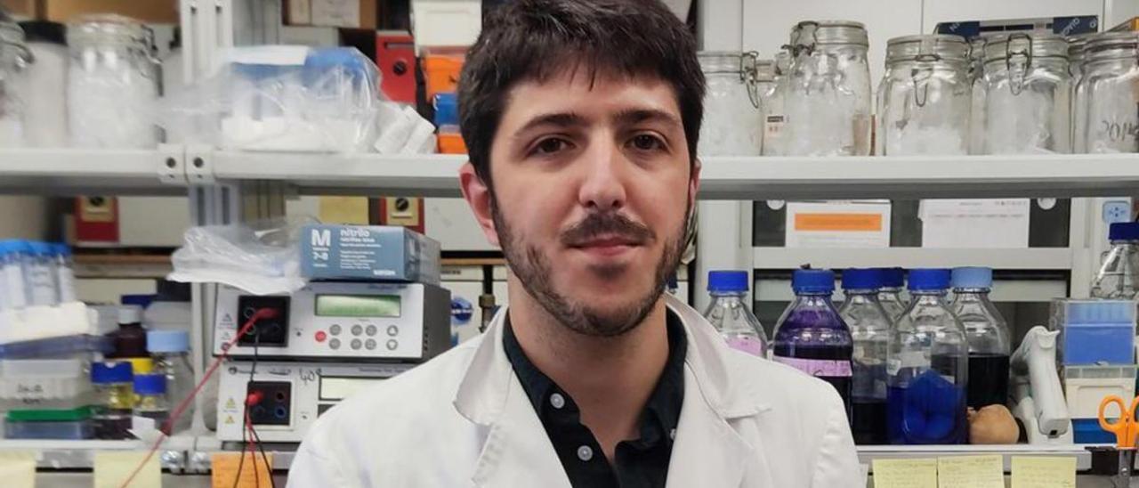 Carlos Ordóñez, en el laboratorio.