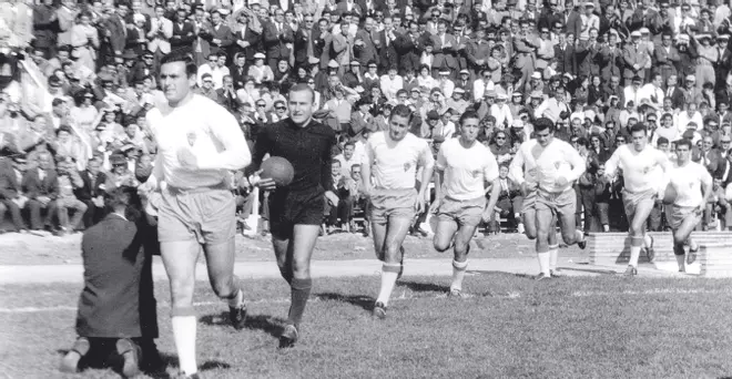 Los 'héroes del domingo' del Córdoba CF cumplen 60 legendarios años
