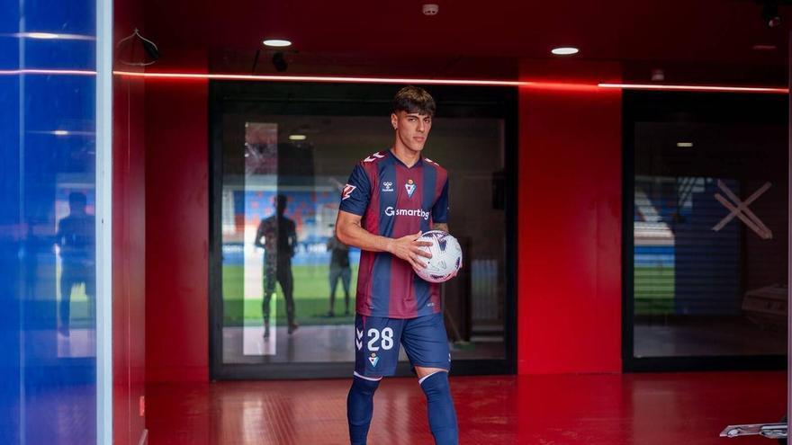El talento del Valencia CF Lucas Núñez dispara la ilusión en el Eibar: "Tiene potencial para hacer muchas cosas en el fútbol"