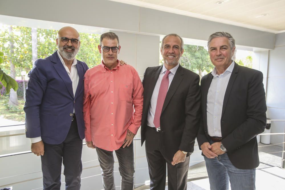 Miguel Quintanilla, de GrupoIdex; Jorge Fauró, subdirector de INFORMACIÓN; Perfecto Palacio, presidente de CEV Alicante; y el empresario Francisco Román.