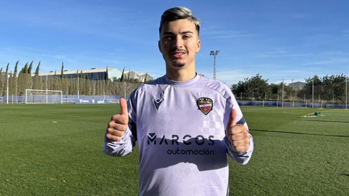 Paco Cortés ya se ha ejercitado junto al resto de sus compañeros.