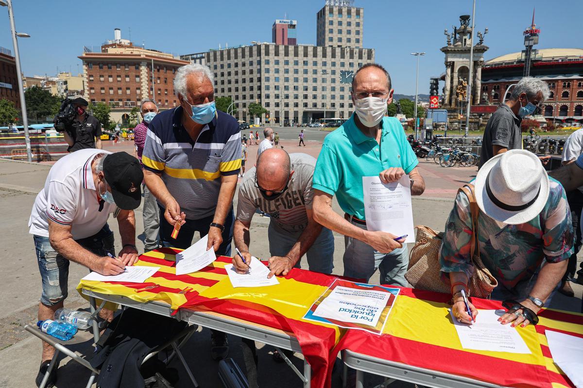 Recogida de firmas del PP contra los indultos