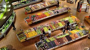 Alimentos en un supermercado.