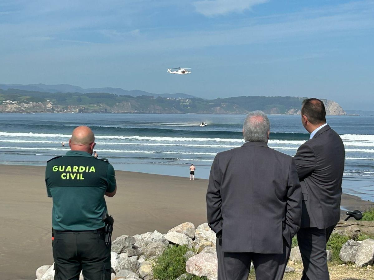 EN IMÁGENES: Recuperan en Salinas el cuerpo sin vida de una persona tras ser hallado por un pescador