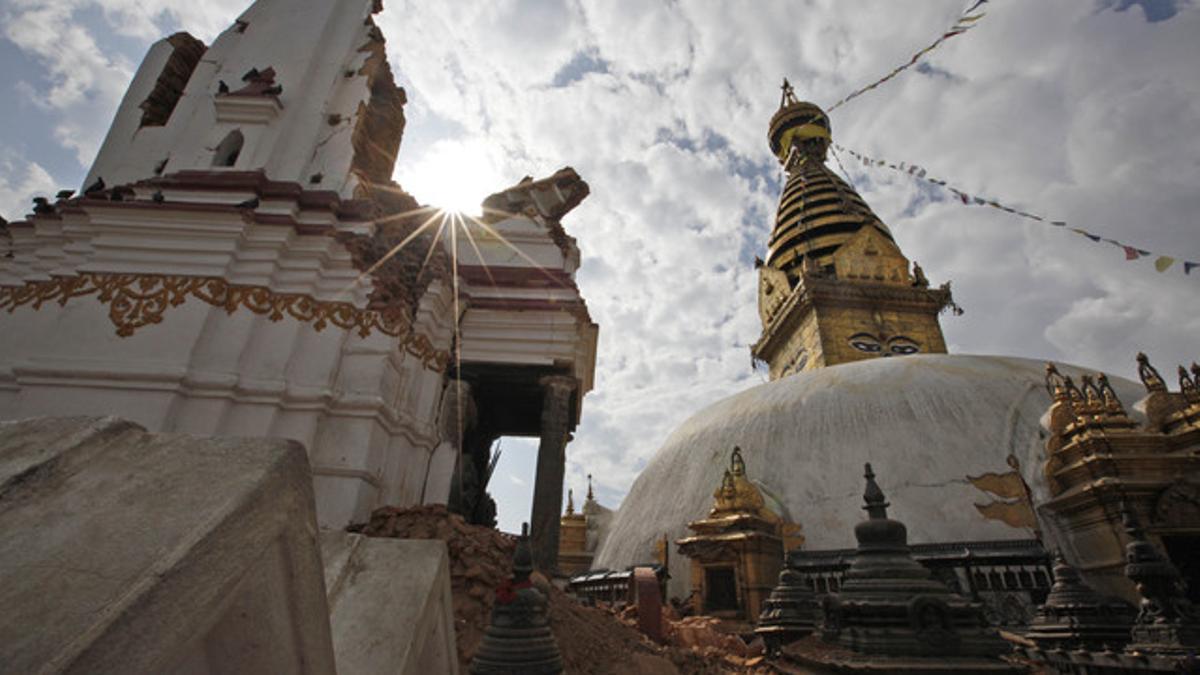 El complejo religioso Swayambhunath de Nepal destruido por el terremoto