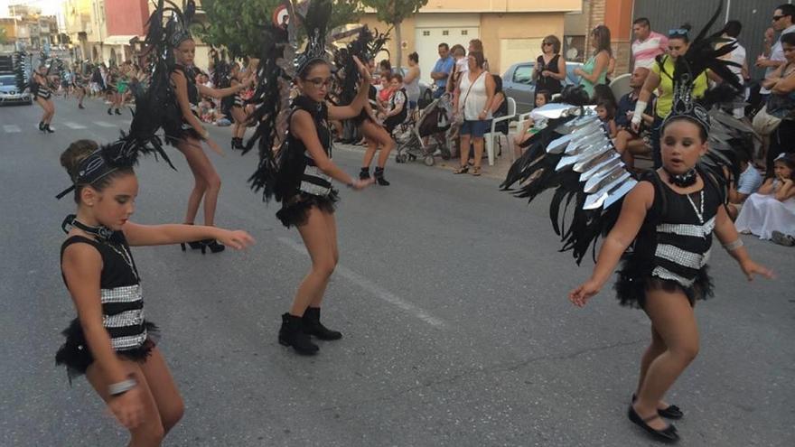 Desfile de carrozas en Lorquí por el apóstol Santiago