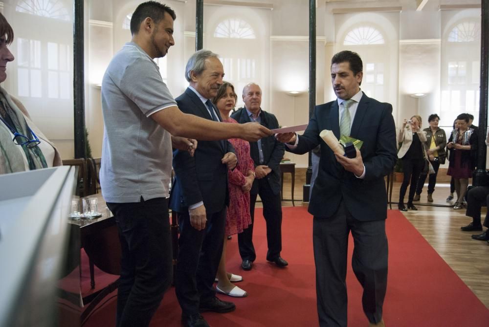 Homenaje a 47 funcionarios del Ayuntamiento de Oviedo