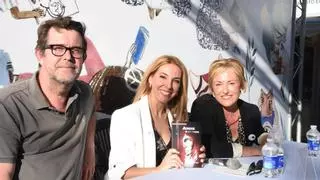 Dos madres en el 'top ventas' de la Fira del Llibre de València con su 'thriller'