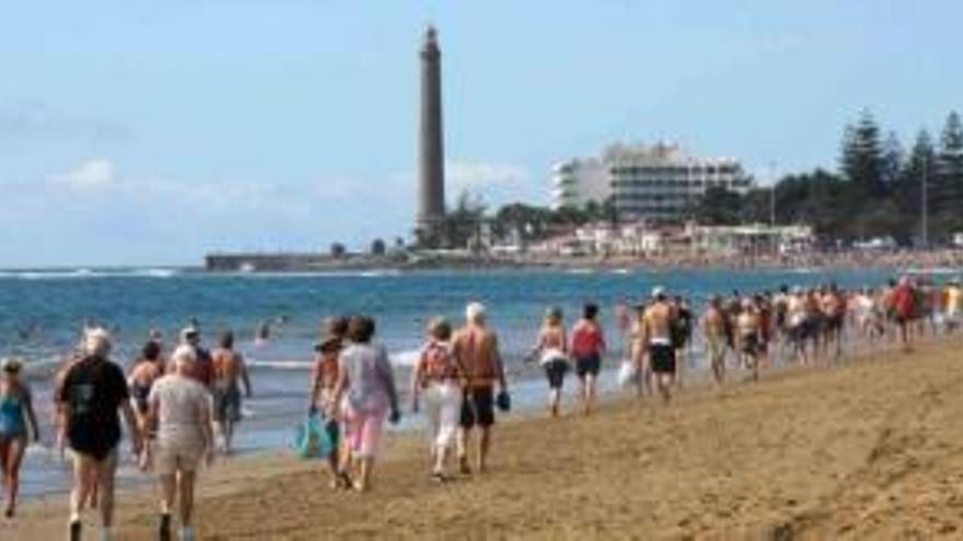 Canarias recibió en marzo un 65,7 % de turistas extranjeros menos que en 2019