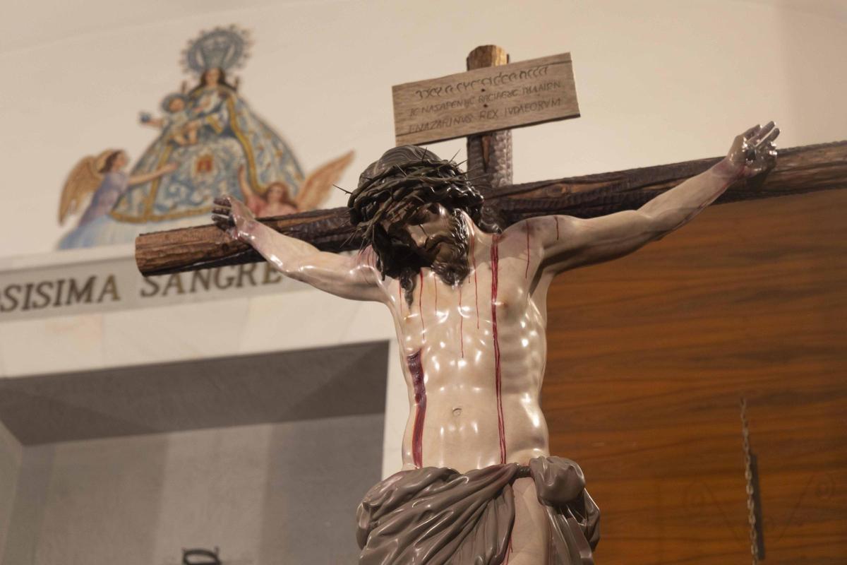Semana Santa en Alicante: Procesión de la Cofradía del Cristo del Divino Amor en el Miércoles Santo