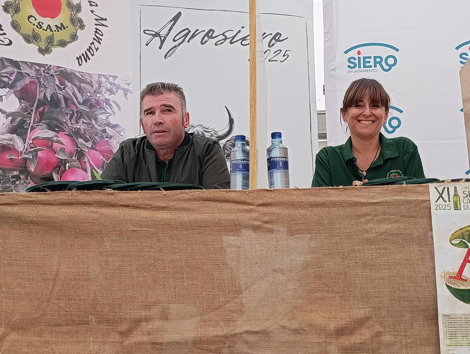 Miguel Ángel Pereda y José Manuel Sánchez, ganadores de los concursos de sidra de Agrosiero