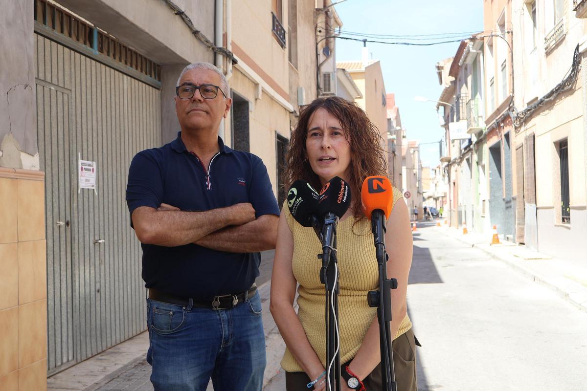 El concejal de Proximidad y la edil de Urbanismo en su visita este martes a la zona