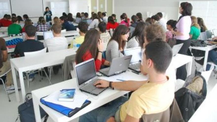 La Universidad San Jorge lanza sus tres primeros grados en formato online
