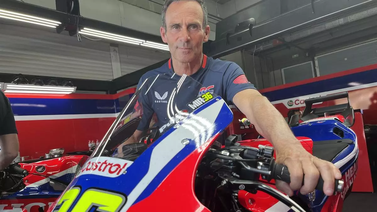 Alberto Puig: "Honda jam芍s pretendi車 retener a Marc M芍rquez con dinero"
