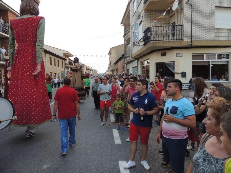 Fiestas en Zamora: Desfile en Camarzana de Tera