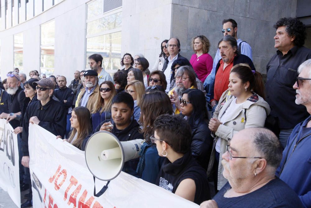 Concentració de suport al noi encausat pel tall a les vies del tren