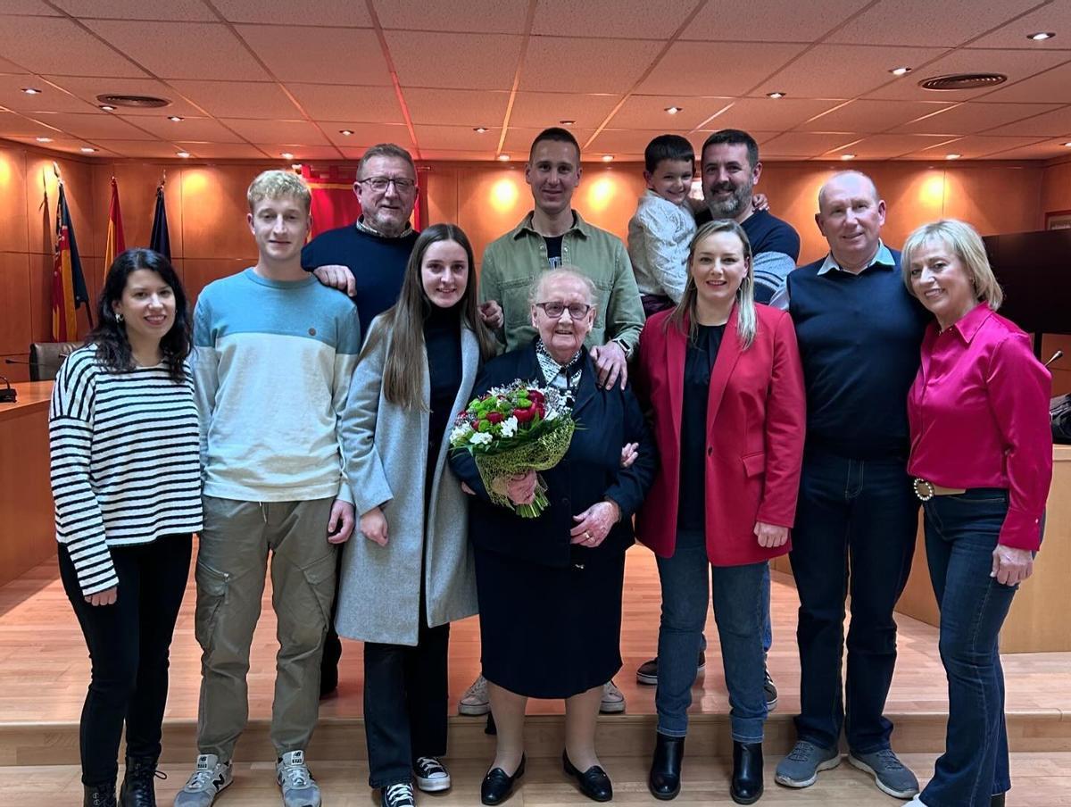 Altura homenajea a la mujer