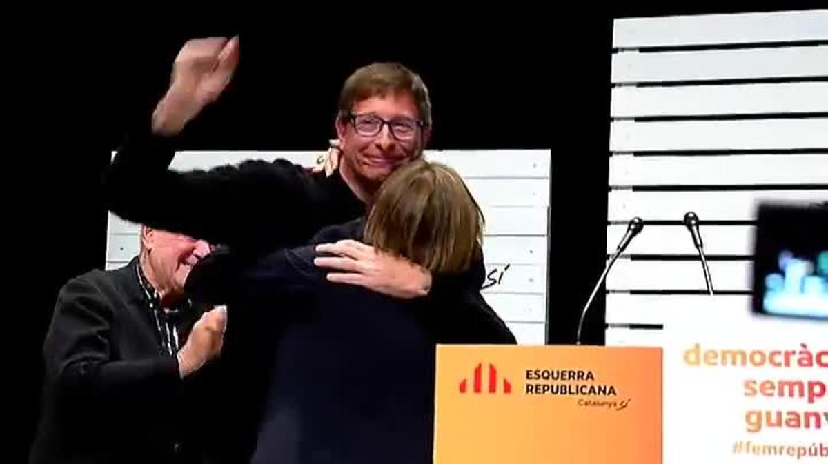 Puigdemont ha participat en l’acte del PDECat des d’una pantalla gegant.